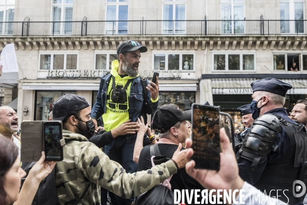 Manifestation contre le pass sanitaire.