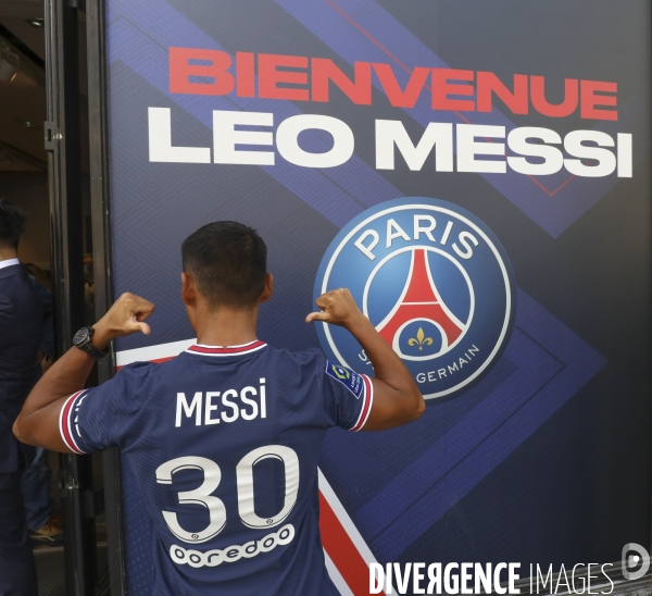 Messimania a la boutique du psg au champs elysees