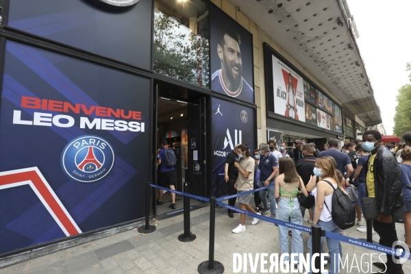 Messimania a la boutique du psg au champs elysees