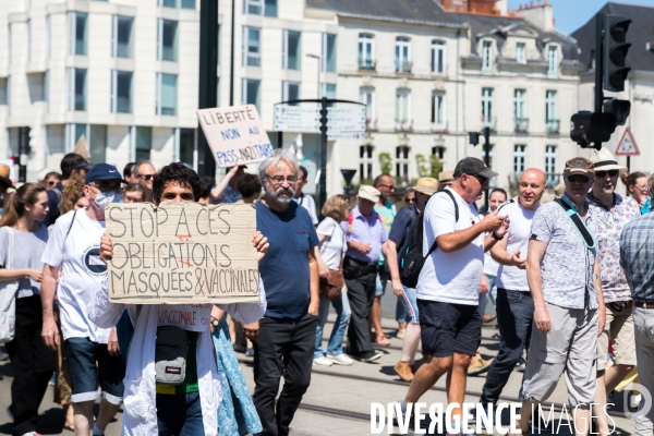 Manifestation contre le pass sanitaire à Nantes