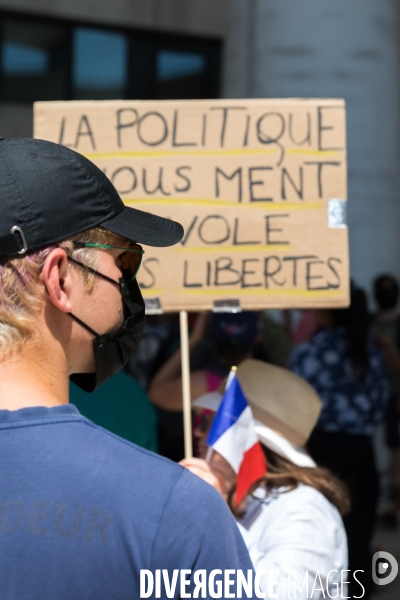 Manifestation contre le pass sanitaire à Nantes