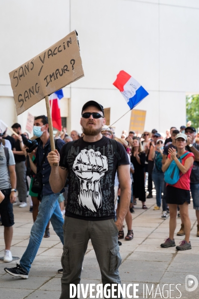 Manifestation contre le pass sanitaire à Nantes