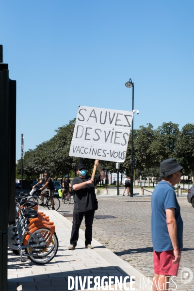 Manifestation contre le pass sanitaire à Nantes