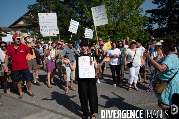 Ferney-Voltaire - Manifestation contre le Passe Sanitaire