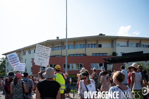 Ferney-Voltaire - Manifestation contre le Passe Sanitaire