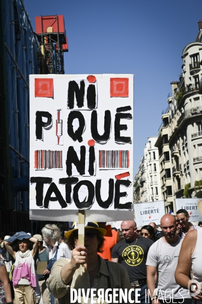 Manifestation contre le passe sanitaire QR code, à Paris le 14 aout 2021. Demonstration against sanitary pass.