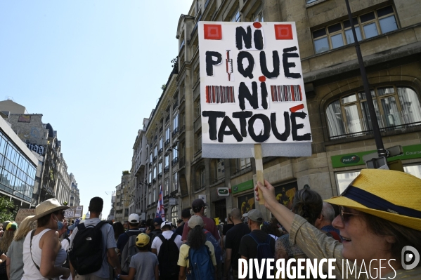 Manifestation contre le passe sanitaire QR code, à Paris le 14 aout 2021. Demonstration against sanitary pass.