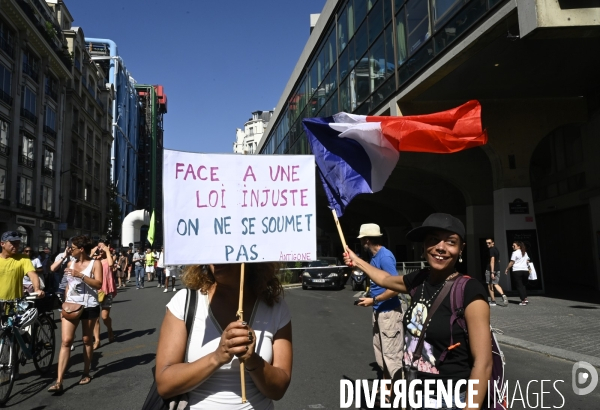 Manifestation contre le passe sanitaire QR code, à Paris le 14 aout 2021. Demonstration against sanitary pass.