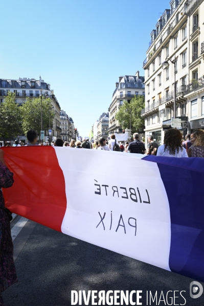 Manifestation contre le passe sanitaire QR code, à Paris le 14 aout 2021. Demonstration against sanitary pass.