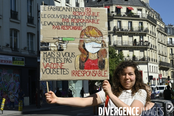 Manifestation contre le passe sanitaire QR code, à Paris le 14 aout 2021. Demonstration against sanitary pass.