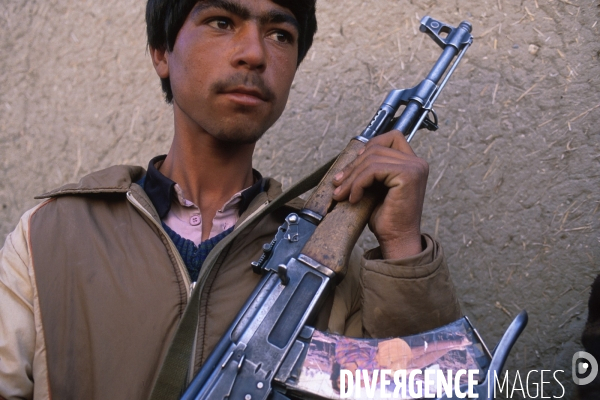 The Afghan-Soviet War Afghanistan. La guerre afghano-soviétique Afghanistan.