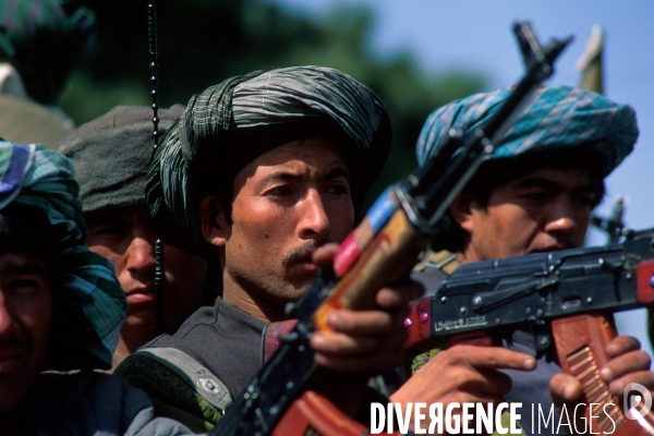 The Afghan-Soviet War Afghanistan. La guerre afghano-soviétique Afghanistan.