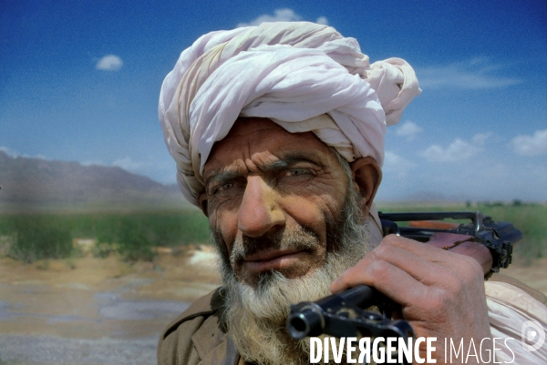 The Afghan-Soviet War Afghanistan. La guerre afghano-soviétique Afghanistan.
