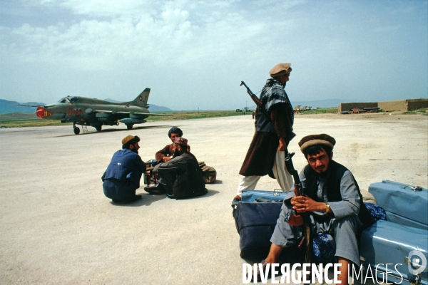 The Afghan-Soviet War Afghanistan. La guerre afghano-soviétique Afghanistan.