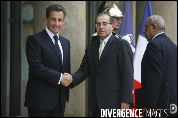 Nicolas sarkozy recoit le cnt libyen.