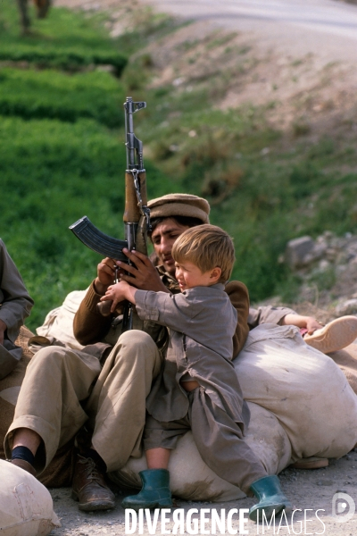 The Afghan-Soviet War Afghanistan. La guerre afghano-soviétique Afghanistan.