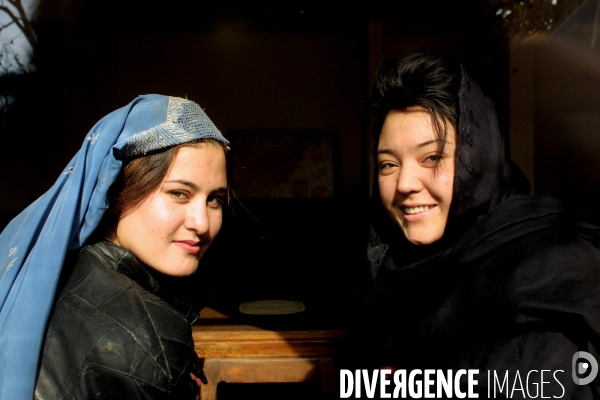 Afghanistan modern Women. Femmes modernes d Afghanistan.