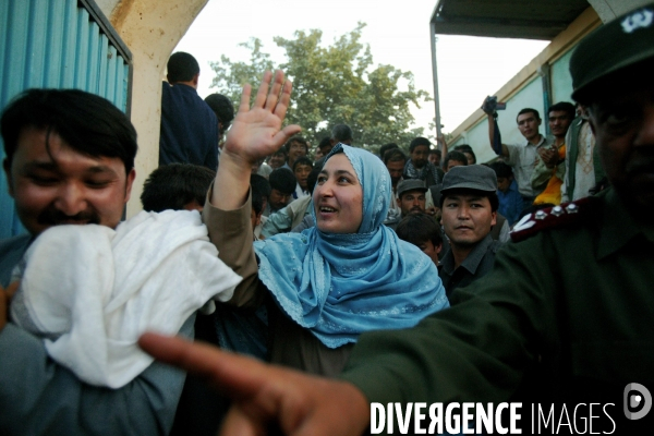 Afghanistan modern Women. Femmes modernes d Afghanistan.