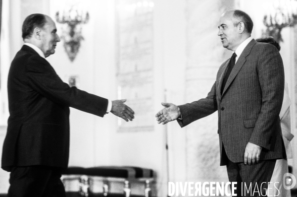 François Mitterrand visite Mikhaïl Gorbatchev