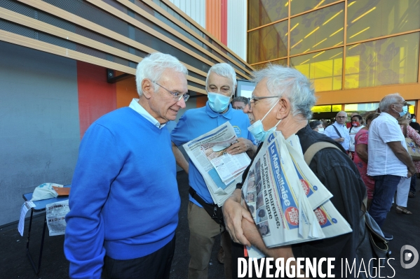 Des élus communistes apportent leur soutien aux salariés de Carrefour Port de Bouc