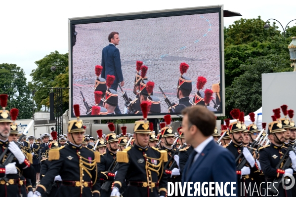 14 juillet. Le gouvernement au défilé militaire.