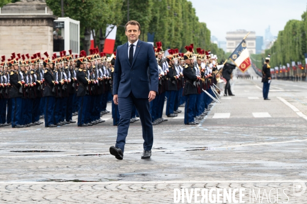 14 juillet. Le gouvernement au défilé militaire.