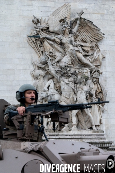 14 juillet. Défilé militaire.