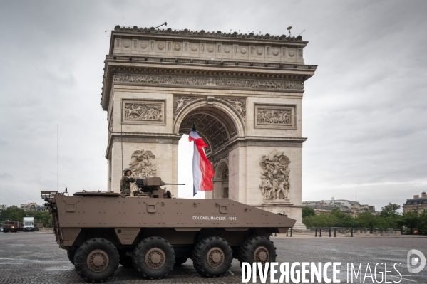 14 juillet. Défilé militaire.