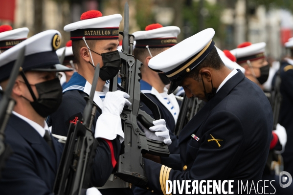 14 juillet. Défilé militaire.