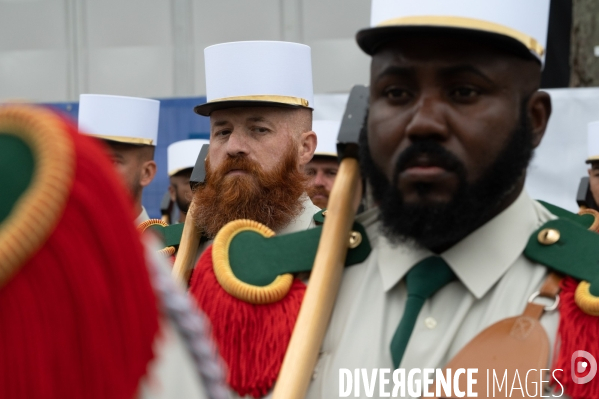 14 juillet. Défilé militaire.