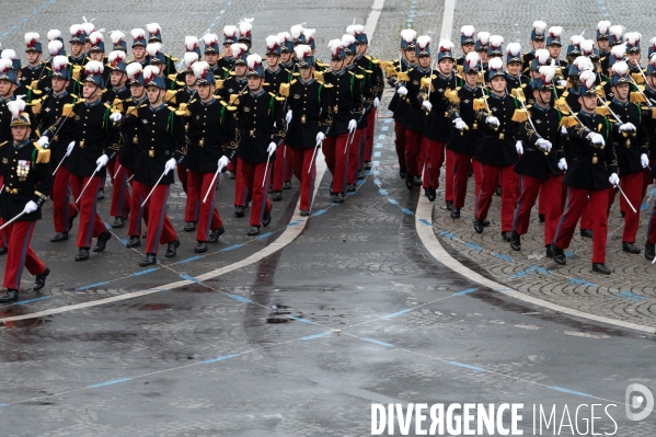 14 juillet. Défilé militaire.