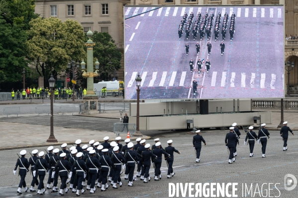 14 juillet. Défilé militaire.