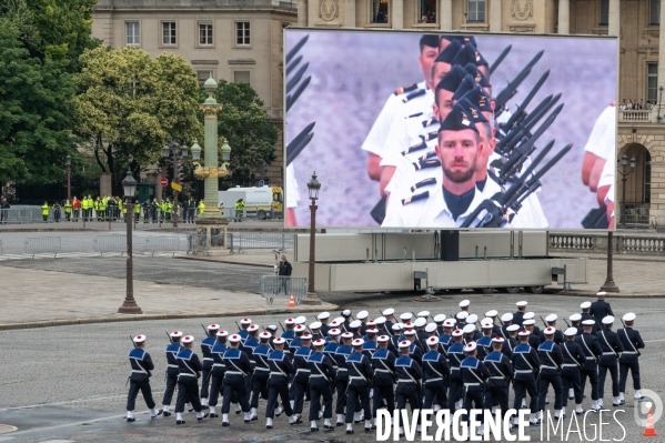 14 juillet. Défilé militaire.