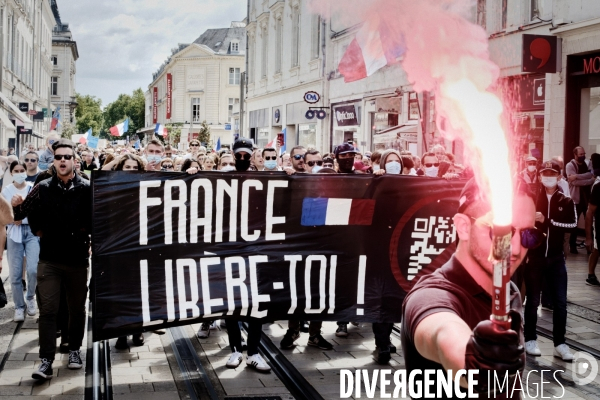 Manifestation d identitaires anti-pass et anti-vax à Tours (37)