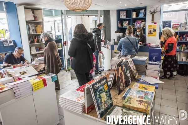 Dédicace de la BD  Beate et Serge Klarsfeld  Dédicace de la BD Beate et Serge Klarsfeld de Pascal Bresson.