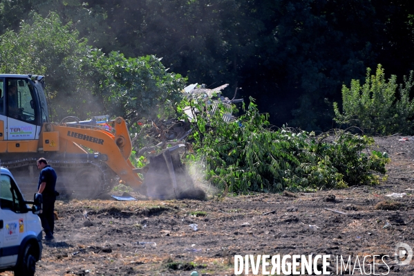 Destruction des jardins ouvriers d Aubervilliers