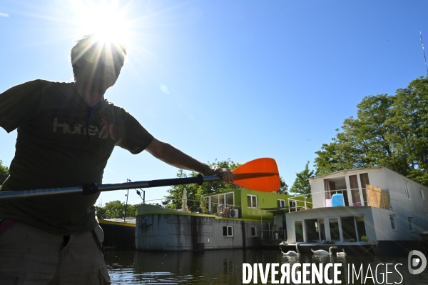 La vie coule tranquilement au Port de plaisance de Vigneux-sur-Seine