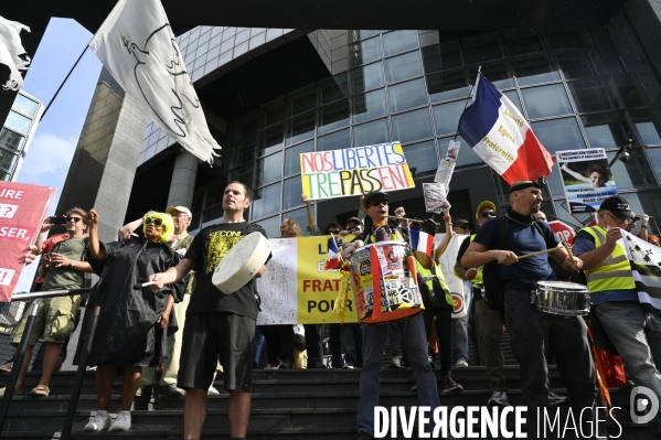 Manifestation contre le passe sanitaire QR code, à Paris le 4 septembre 2021. Demonstration against sanitary pass.