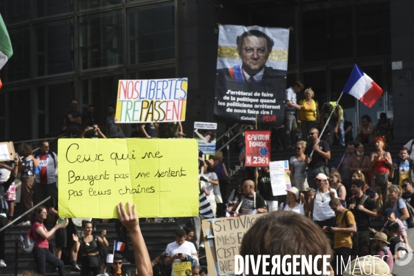 Manifestation contre le passe sanitaire QR code, à Paris le 4 septembre 2021. Demonstration against sanitary pass.