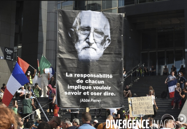 Manifestation contre le passe sanitaire QR code, à Paris le 4 septembre 2021. Demonstration against sanitary pass.