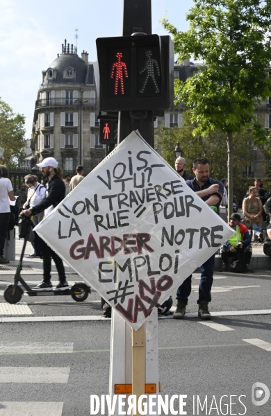 Manifestation contre le passe sanitaire QR code, à Paris le 4 septembre 2021. Demonstration against sanitary pass.