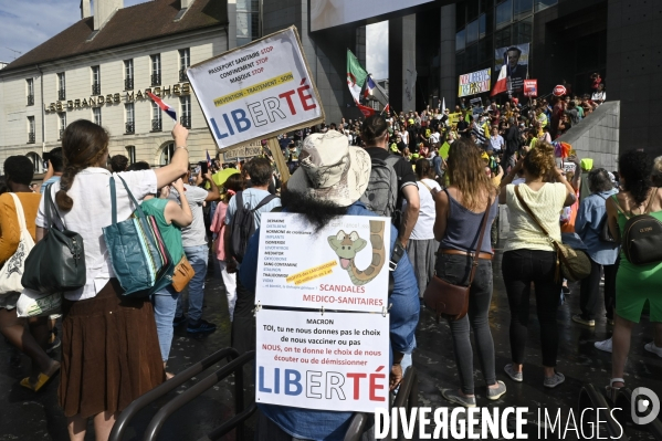 Manifestation contre le passe sanitaire QR code, à Paris le 4 septembre 2021. Demonstration against sanitary pass.