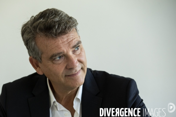 Arnaud MONTEBOURG,  avocat, entrepreneur et homme politique, candidat à l élection présidentielle de 2022, dans les bureaux de sa société à Paris.