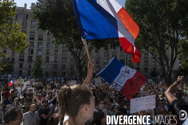 Manif de soutien au Pr Raoult devant l IHU