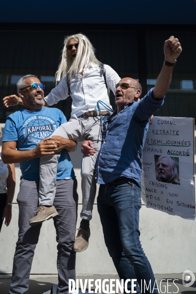 Manif de soutien au Pr Raoult devant l IHU