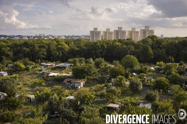 Manifestation en soutien aux jardins des vertus aubervilliers.