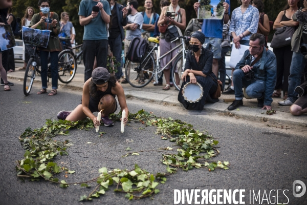 Manifestation en soutien aux jardins des vertus aubervilliers.