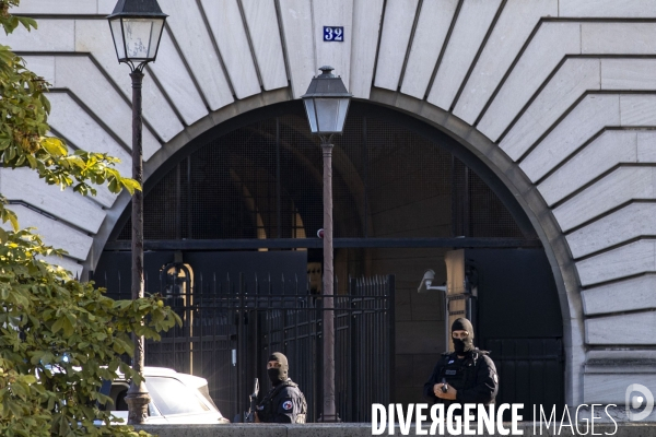 Sécurité autour du palais de justice de Paris à l ouverture du procès des attentats du 13 novembre 2015