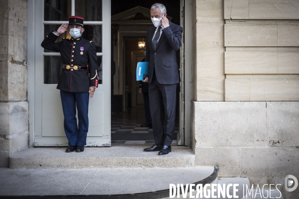 Jean Castex reçoit les partenaires sociaux.