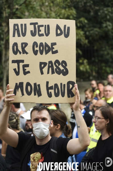 Manifestation contre le passe sanitaire QR code, à Paris le 11 septembre 2021. Demonstration against sanitary pass.